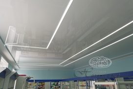 Прямоугольные световые линии на натяжном потолке